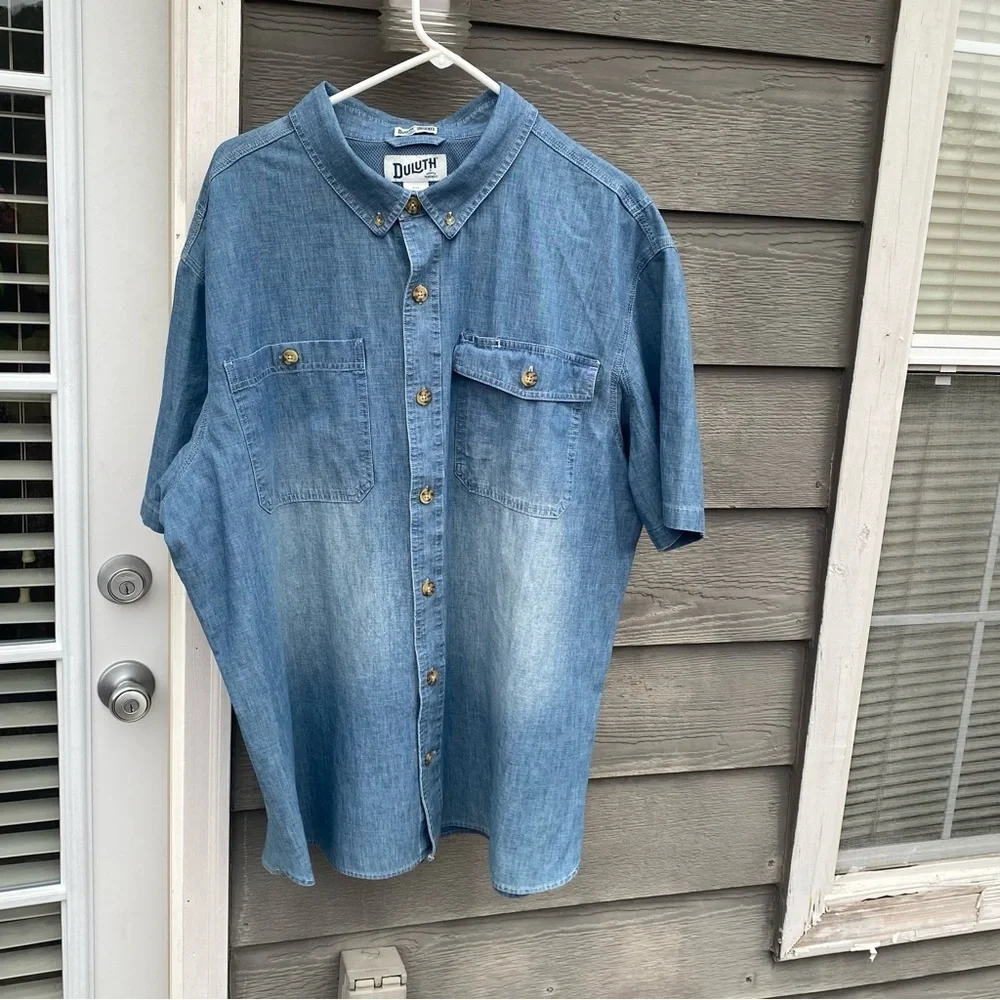 Duluth Untucked Mens Denim Short Sleeve Button Down Shirt Pockets Front Size 2XL